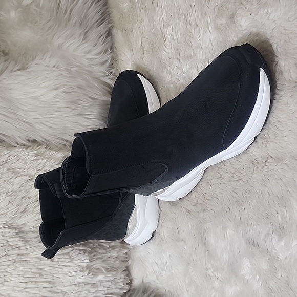 MICHAEL KORS KATRINA BOOTIES - Picture 4 of 11